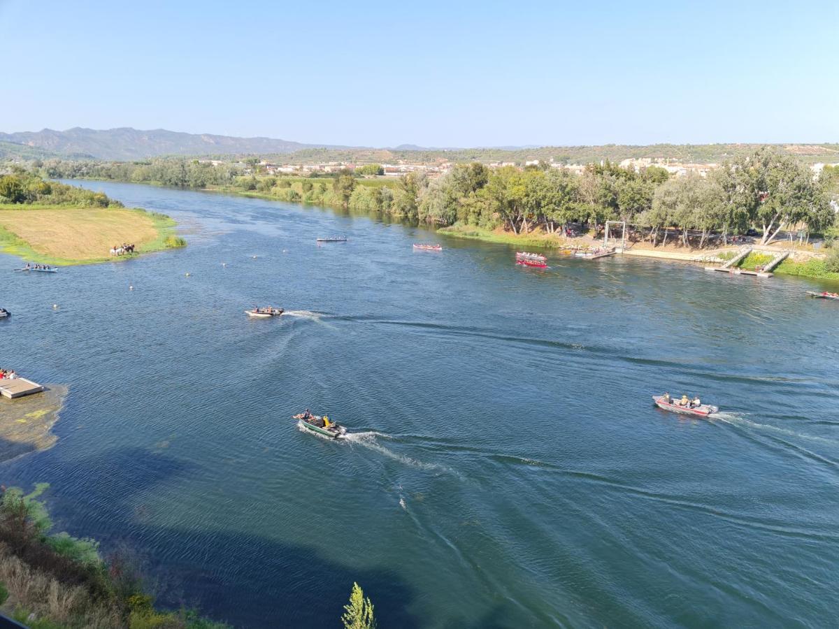 River Ebro Apartments 埃布罗河畔莫拉 外观 照片