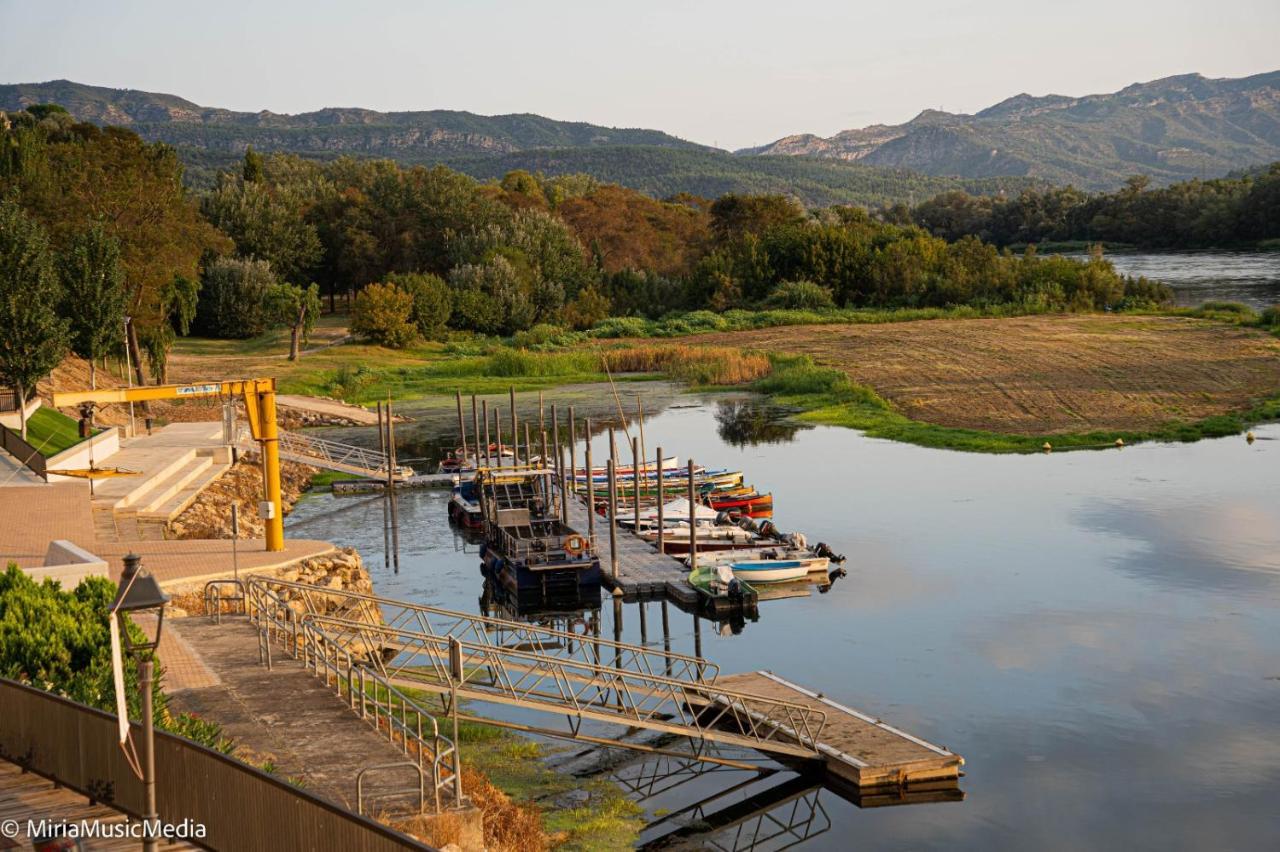 River Ebro Apartments 埃布罗河畔莫拉 外观 照片