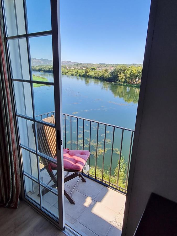 River Ebro Apartments 埃布罗河畔莫拉 外观 照片