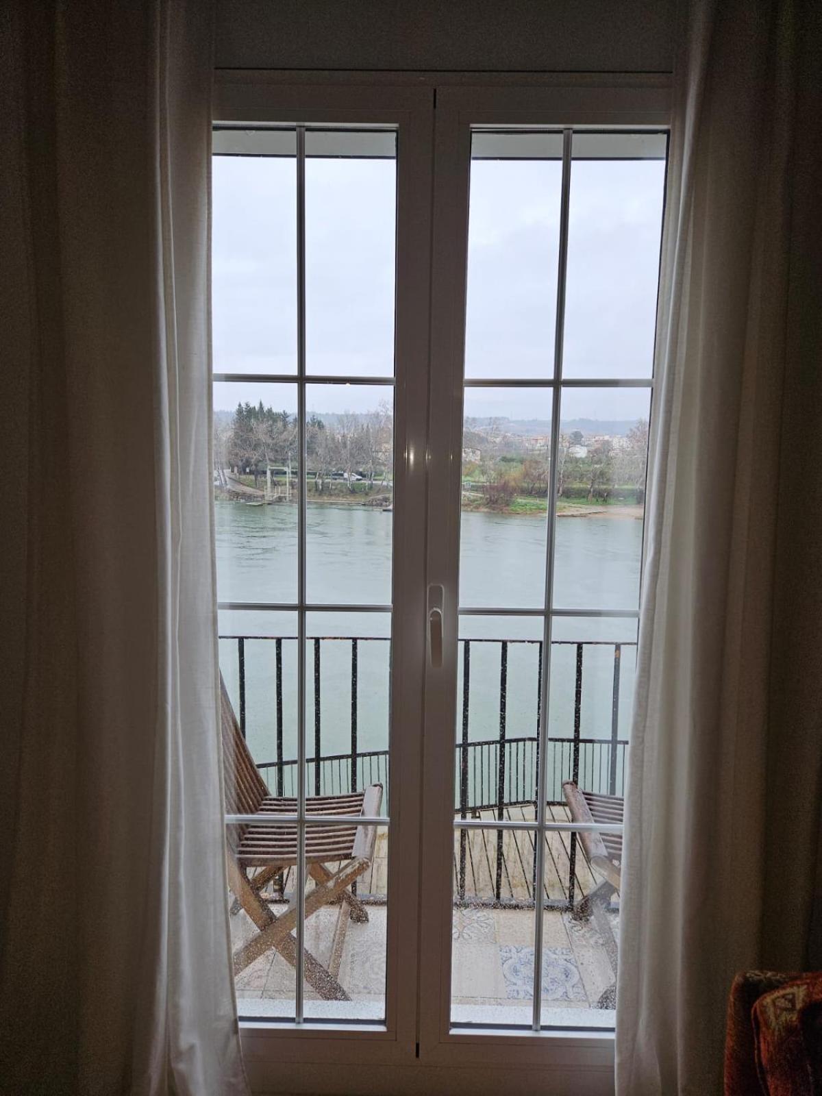 River Ebro Apartments 埃布罗河畔莫拉 外观 照片