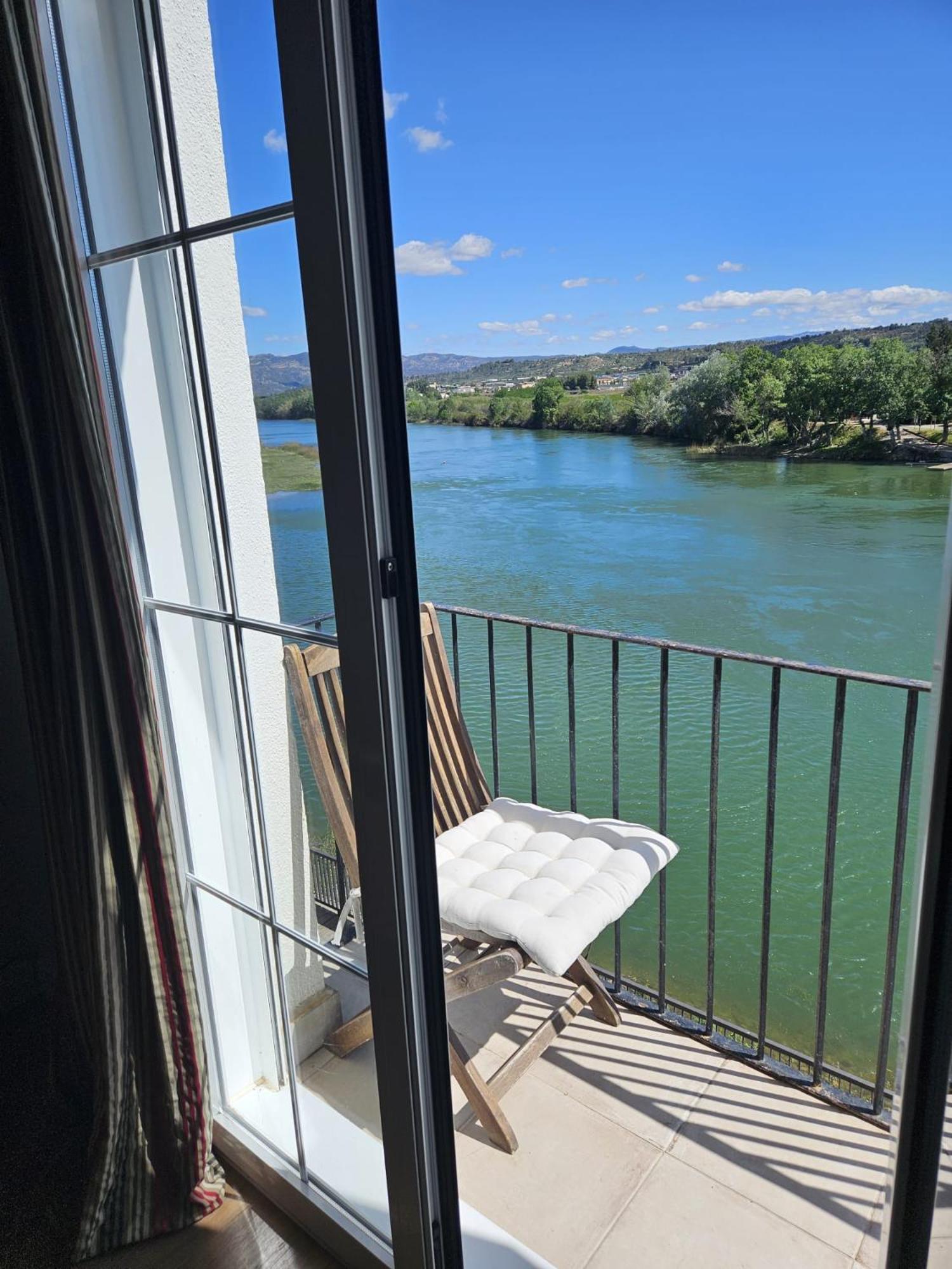 River Ebro Apartments 埃布罗河畔莫拉 外观 照片