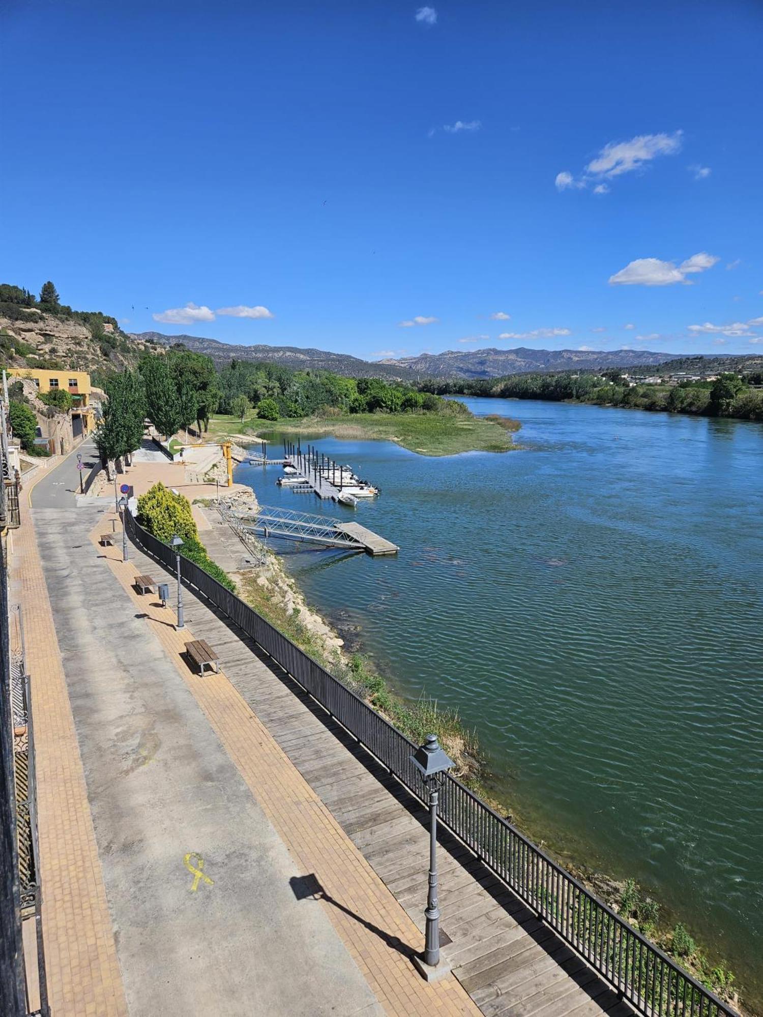 River Ebro Apartments 埃布罗河畔莫拉 外观 照片