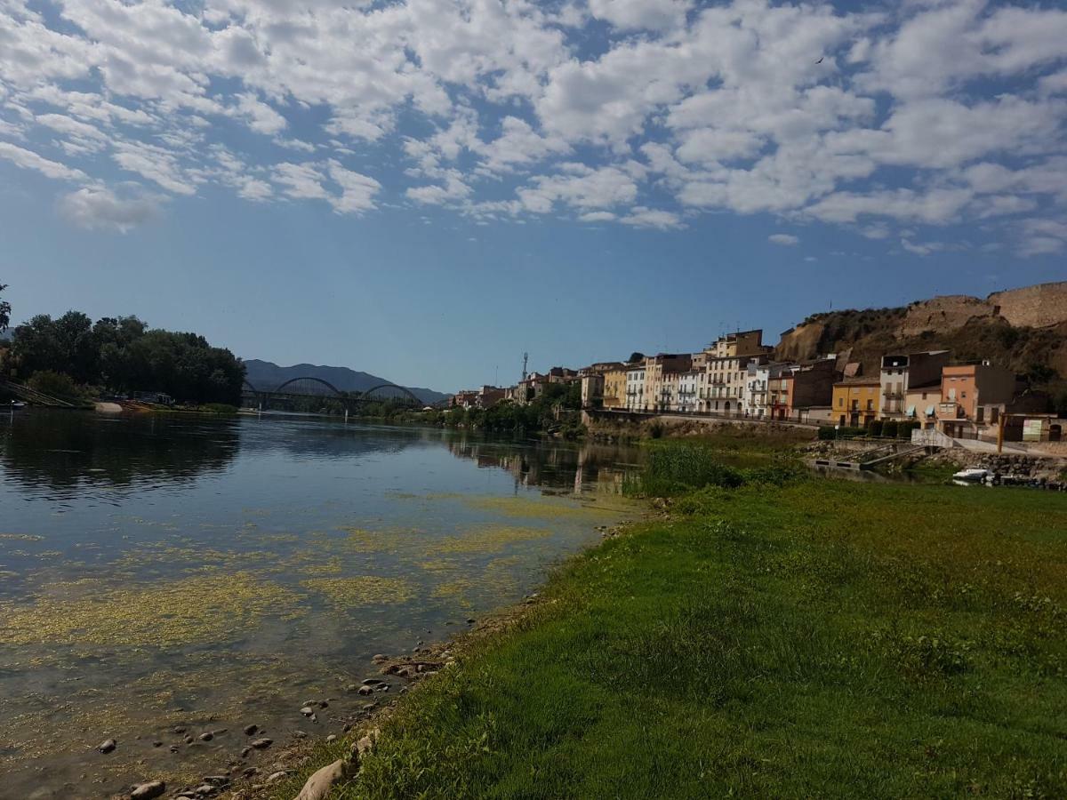 River Ebro Apartments 埃布罗河畔莫拉 外观 照片