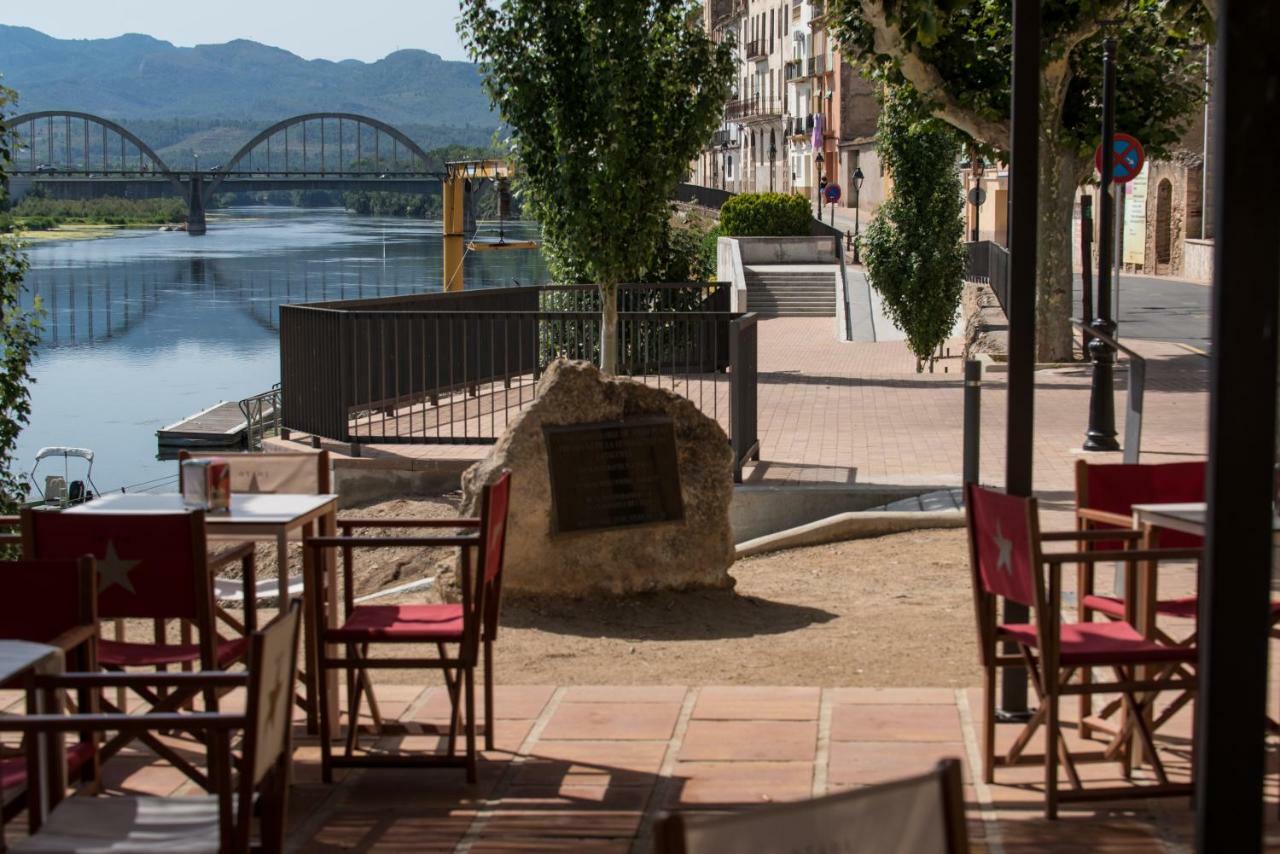 River Ebro Apartments 埃布罗河畔莫拉 外观 照片
