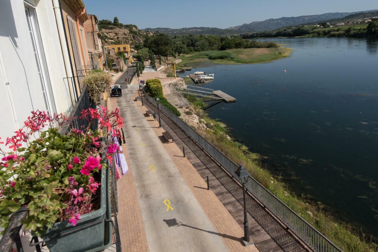 River Ebro Apartments 埃布罗河畔莫拉 外观 照片